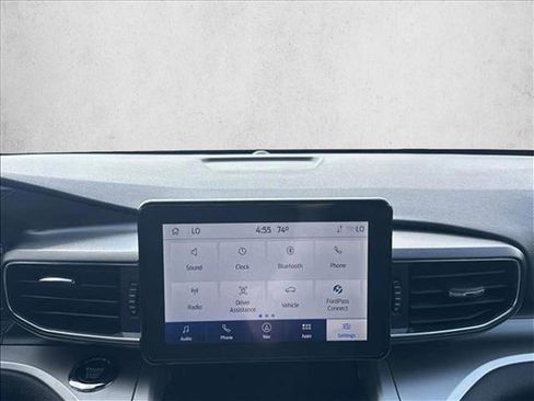 Used 2022 Ford Explorer XLT w/ Equipment Group 202A image 11