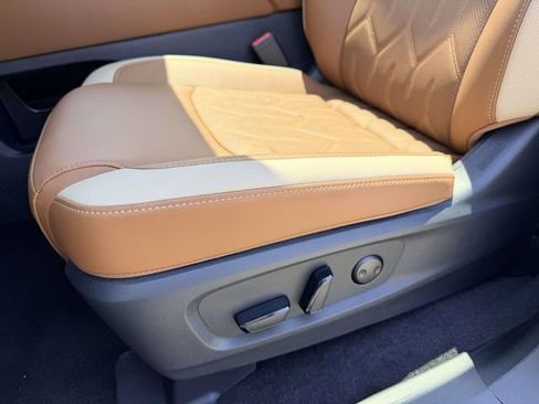 New 2026 Nissan Pathfinder Platinum AWD/4WD image 15