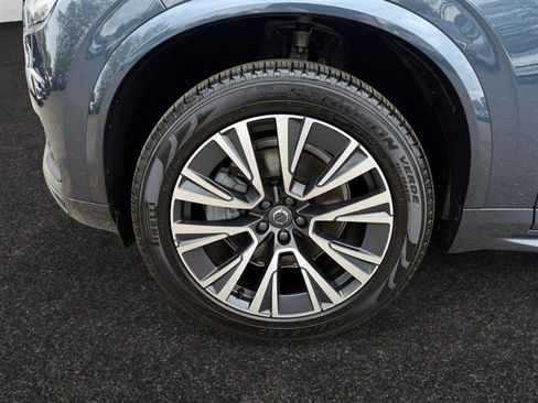 Used 2021 Volvo XC90 T6 Momentum w/ Climate Package image 17
