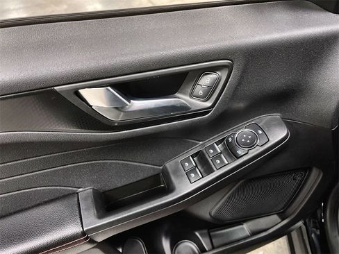 Used 2022 Ford Escape SEL w/ SEL Stealth AWD Package image 14