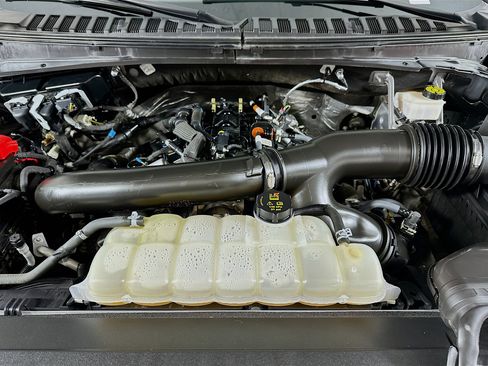 Used 2024 Ford Expedition Max XLT image 35