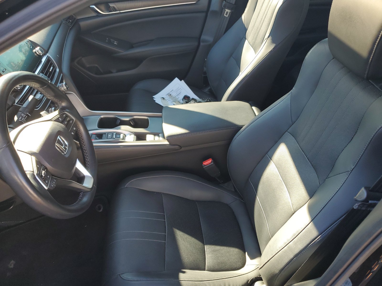 Used 2018 Honda Accord Touring image 17