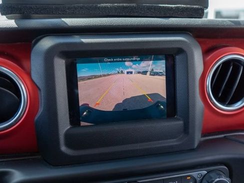 Used 2020 Jeep Gladiator Rubicon AWD/4WD image 23