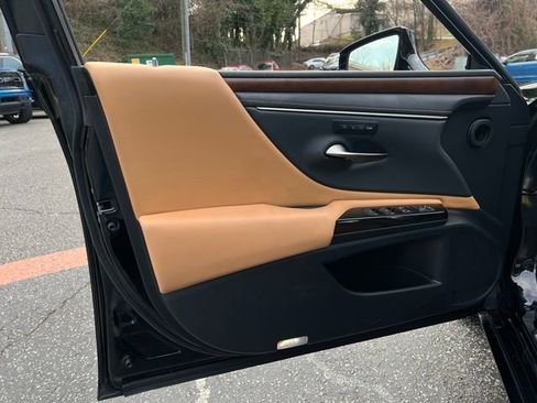 Used 2024 Lexus ES 350 w/ Premium Package image 10