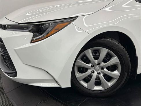 Certified 2026 Toyota Corolla LE FWD image 5