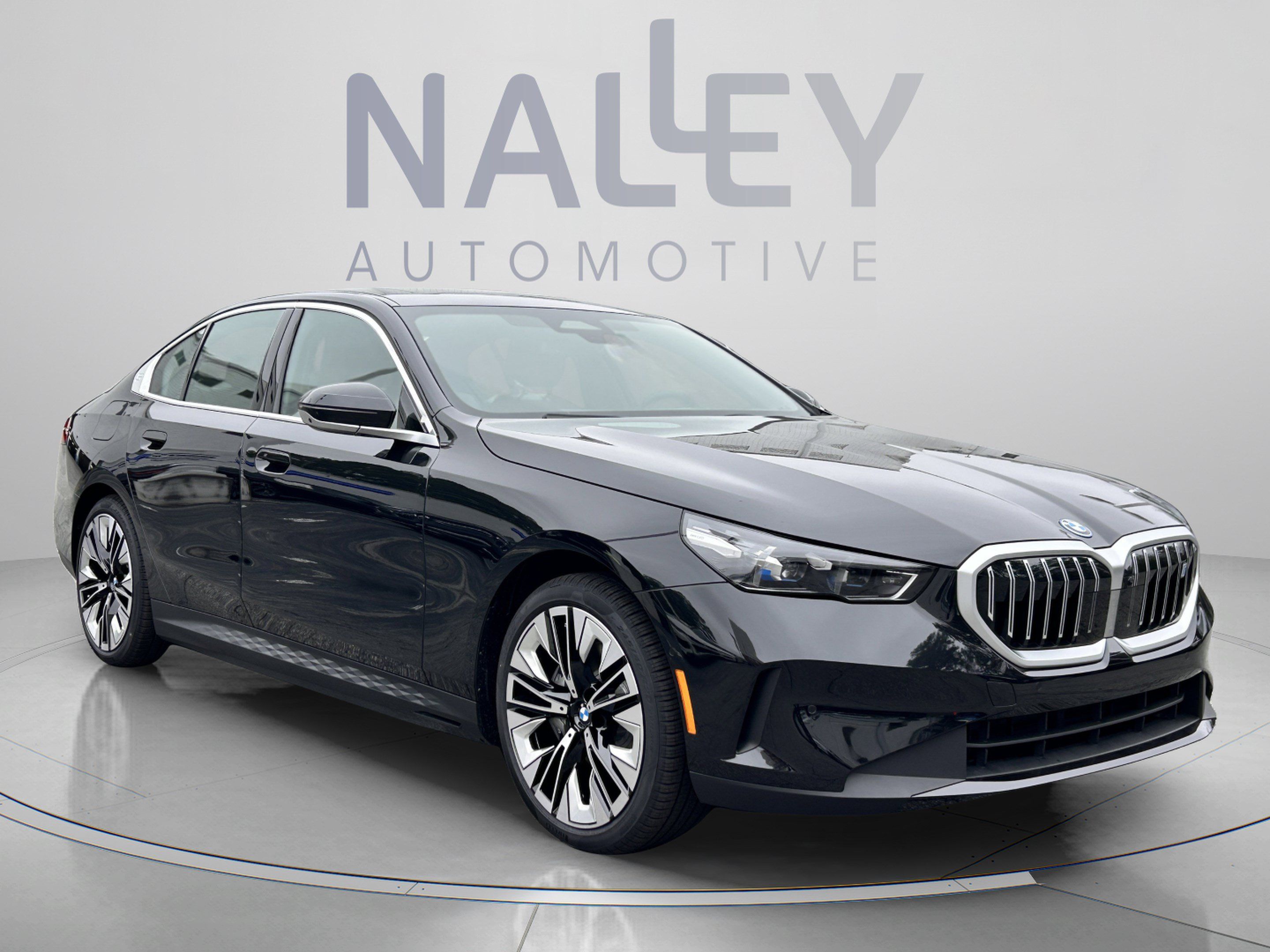 Used 2026 BMW i5 eDrive40 w/ Premium Package RWD image 5