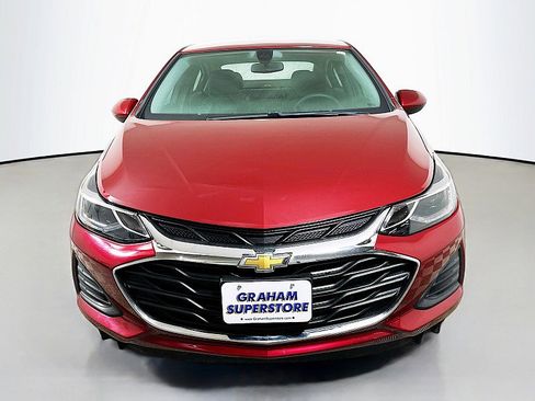 Used 2019 Chevrolet Cruze LT image 2