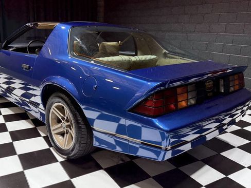 Used 1987 Chevrolet Camaro Z28 image 13