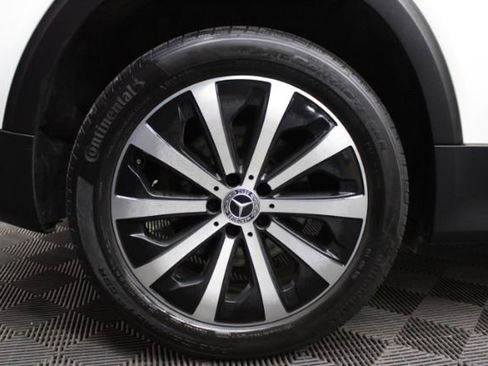 Used 2020 Mercedes-Benz GLB 250 4MATIC w/ Premium Package image 5