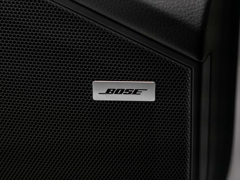 Used 2024 Porsche Cayenne w/ Premium Package Plus image 17