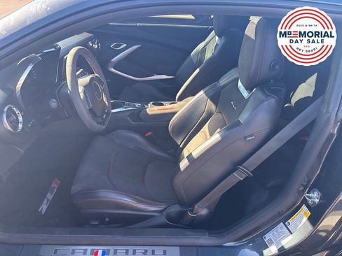 Used 2021 Chevrolet Camaro ZL1 RWD image 17