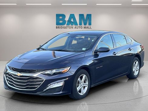 Used 2023 Chevrolet Malibu LT image 3