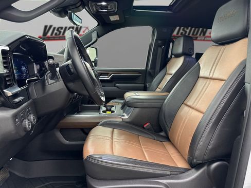 Used 2024 Chevrolet Silverado 2500 High Country w/ Technology Package image 9