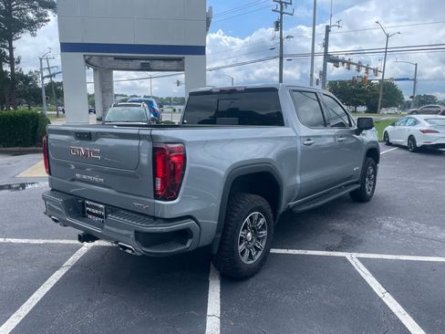 Used 2024 GMC Sierra 1500 AT4 w/ Technology Package AWD/4WD image 5