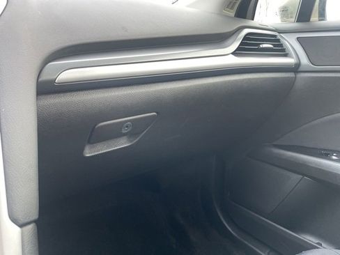 Used 2015 Ford Fusion SE image 34