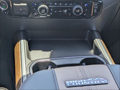 New 2026 Chevrolet Silverado 3500 High Country w/ High Country Premium Package AWD/4WD image 24