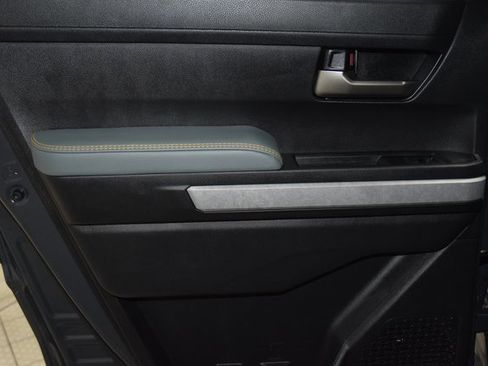 Used 2025 Toyota Tacoma Trailhunter image 52