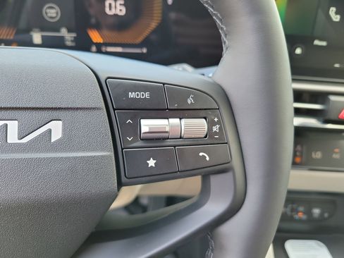 New 2026 Kia Sportage EX image 16