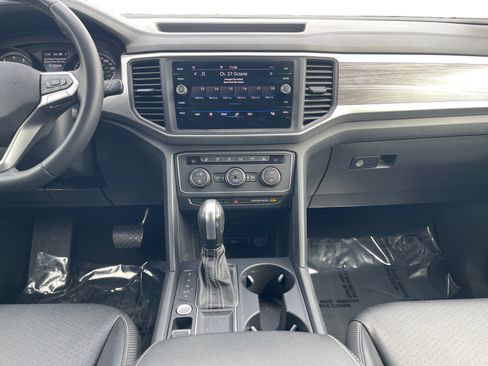 Used 2021 Volkswagen Atlas Cross Sport SE w/ Panoramic Sunroof Package image 11