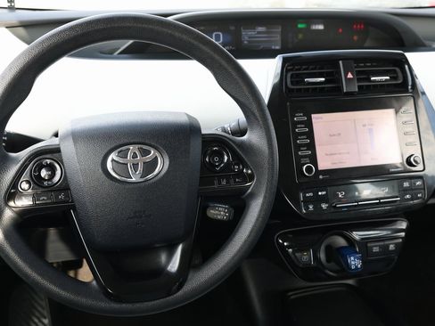 Used 2022 Toyota Prius L Eco image 15