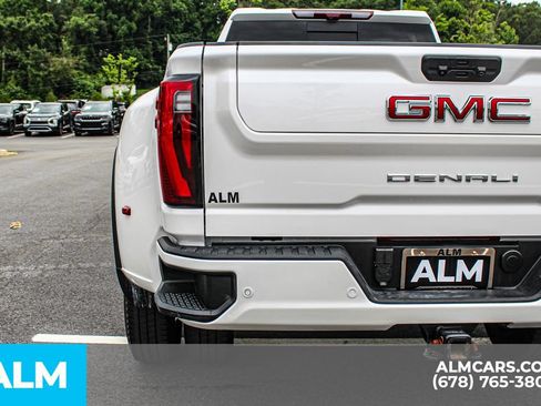 Used 2025 GMC Sierra 3500 Denali w/ Denali Reserve Package AWD/4WD image 12
