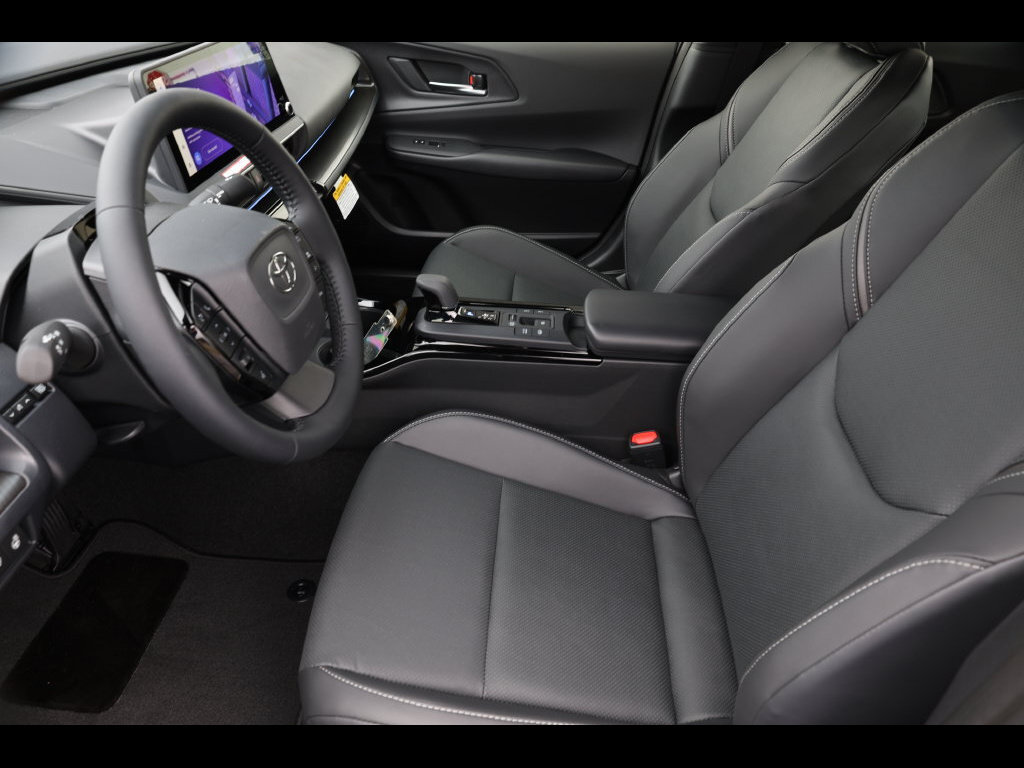 New 2026 Toyota Prius Plug-In Hybrid FWD image 9