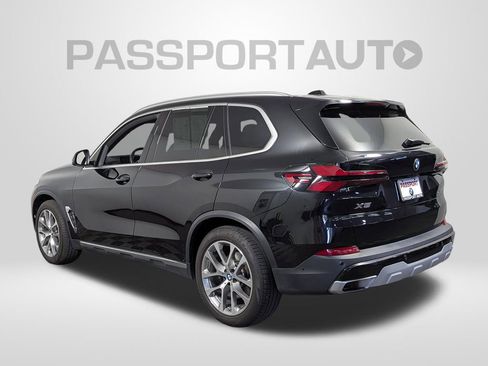 Used 2024 BMW X5 xDrive40i w/ Premium Package AWD/4WD image 3