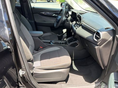 Certified 2025 Chevrolet TrailBlazer LT FWD image 13