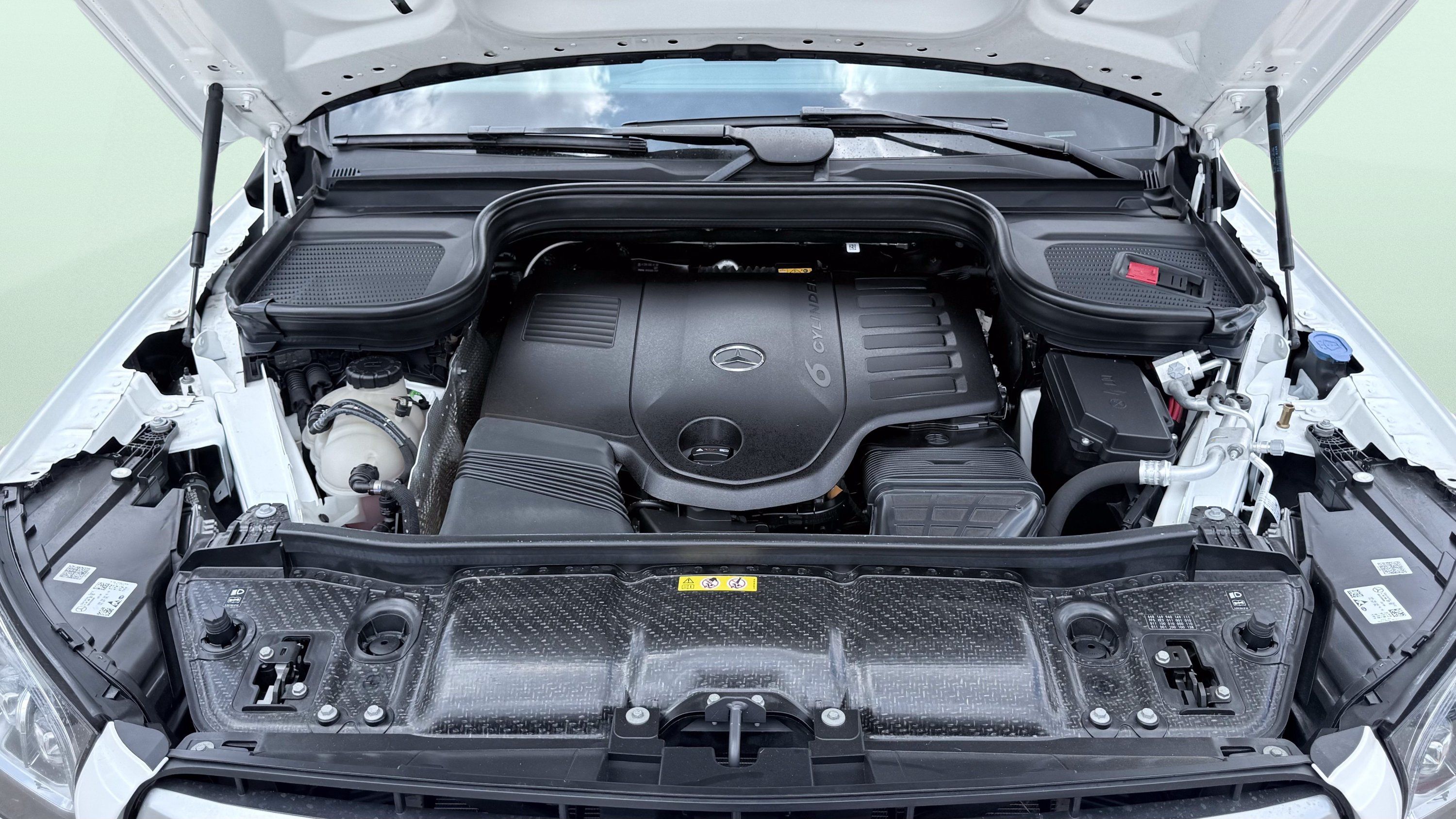 Used 2024 Mercedes-Benz GLS 450 4MATIC image 25