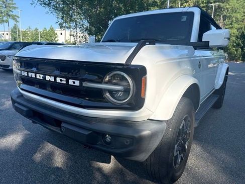 Used 2022 Ford Bronco Outer Banks AWD/4WD image 1