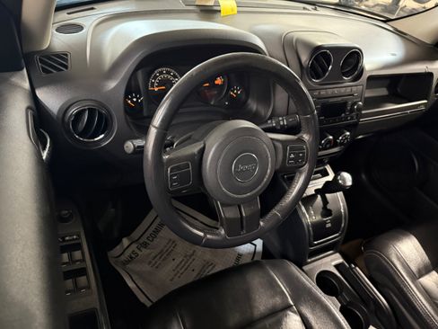 Certified 2016 Jeep Patriot High Altitude image 35