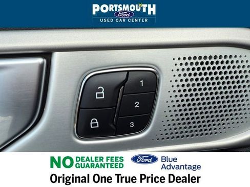Used 2022 Ford Explorer Limited w/ Limited Technology Package image 26