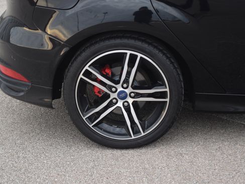 Used 2017 Ford Focus ST image 32