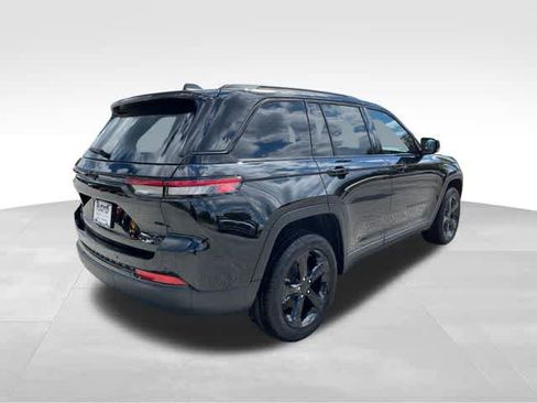New 2025 Jeep Grand Cherokee Limited w/ Black Appearance Package image 3