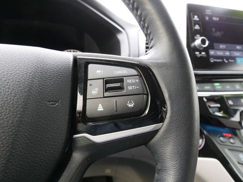 Used 2025 Honda Odyssey Elite image 25