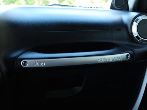 Used 2013 Jeep Wrangler Unlimited Sahara w/ Dual Top Group image 17