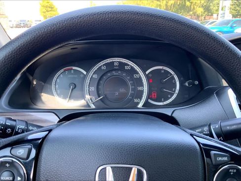 Used 2016 Honda Accord EX image 25