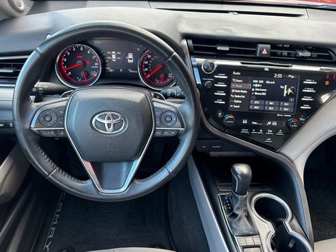 Used 2020 Toyota Camry XSE image 19