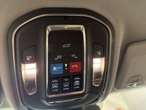 Used 2021 Jeep Grand Cherokee L Limited image 13