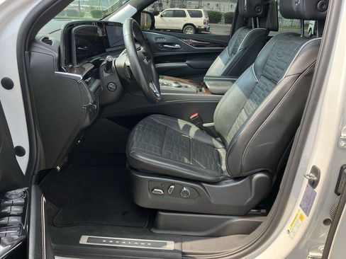 Used 2022 Cadillac Escalade Sport Platinum w/ LPO, ONYX Package AWD/4WD image 16
