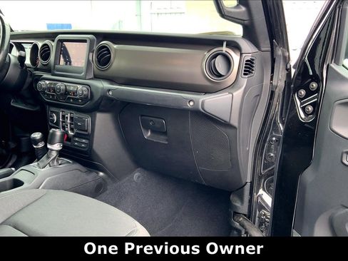 Used 2020 Jeep Gladiator Sport w/ Quick Order Package 24S image 17