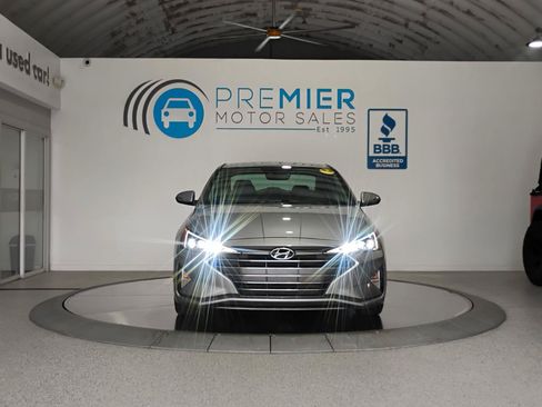 Used 2020 Hyundai Elantra Limited FWD image 18