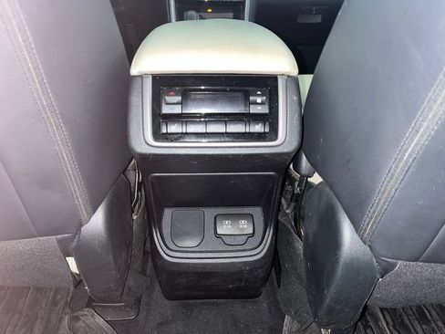 Used 2022 Subaru Ascent Limited w/ Popular Package #2A AWD/4WD image 32