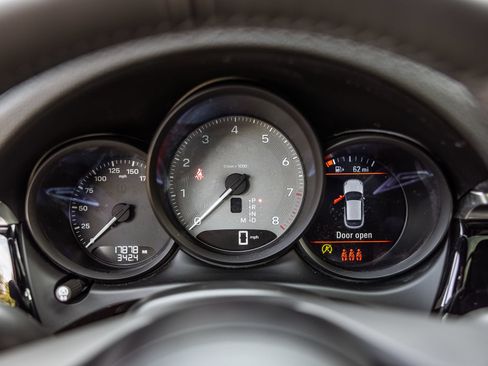 Certified 2023 Porsche Macan S AWD/4WD image 25