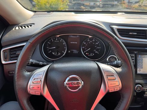 Used 2015 Nissan Rogue SL image 25
