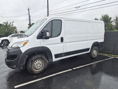 Used 2025 RAM ProMaster 2500 w/ Convenience Group FWD image 9