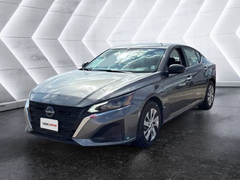 Used 2025 Nissan Altima 2.5 S image 3