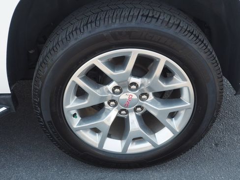 Used 2017 GMC Yukon SLT w/ HD Trailering Package AWD/4WD image 10