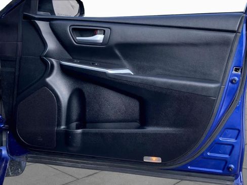 Used 2015 Toyota Camry SE FWD image 22