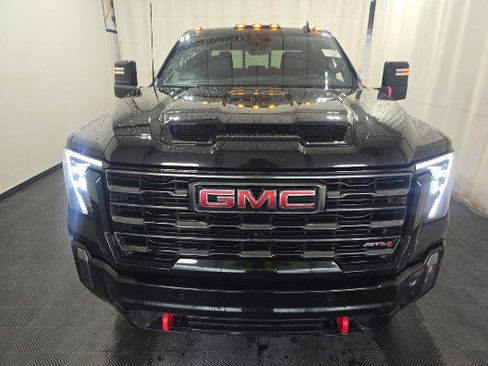 Used 2024 GMC Sierra 2500 AT4 w/ AT4 Premium Plus Package AWD/4WD image 7
